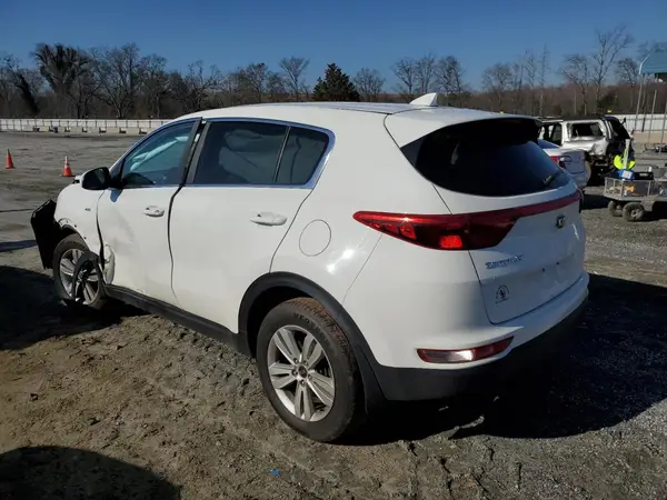 KNDPMCAC3J7436301 2018 KIA SPORTAGE - Image 2