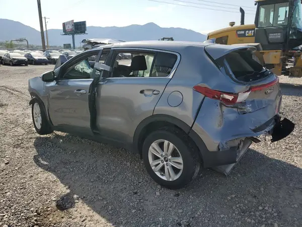 KNDPMCAC3J7450683 2018 KIA SPORTAGE - Image 2