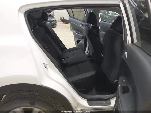 KNDPMCAC3J7455057 2018 KIA SPORTAGE - Image 8