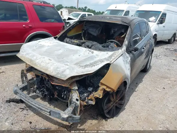 KNDPMCAC3J7459058 2018 KIA SPORTAGE - Image 2