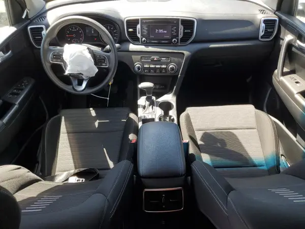 KNDPMCAC3J7461635 2018 KIA SPORTAGE - Image 8