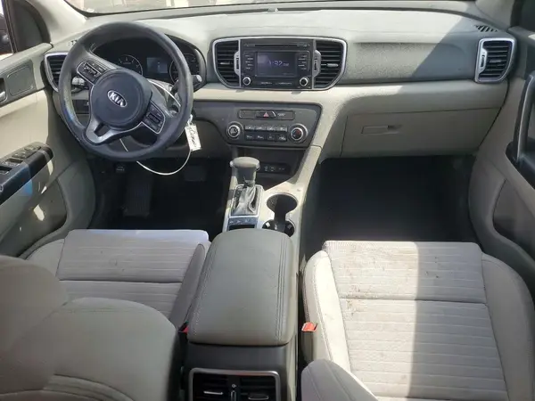 KNDPMCAC3J7463062 2018 KIA SPORTAGE - Image 8