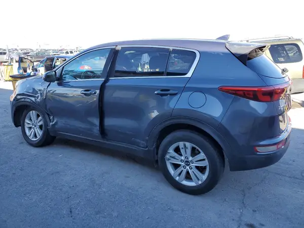 KNDPMCAC3J7467015 2018 KIA SPORTAGE - Image 2