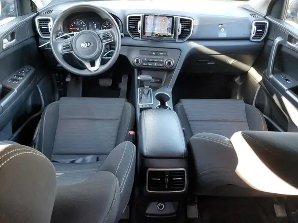 KNDPMCAC3J7467015 2018 KIA SPORTAGE - Image 8