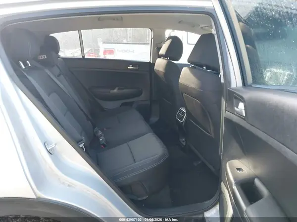 KNDPMCAC3K7492904 2019 KIA SPORTAGE - Image 8