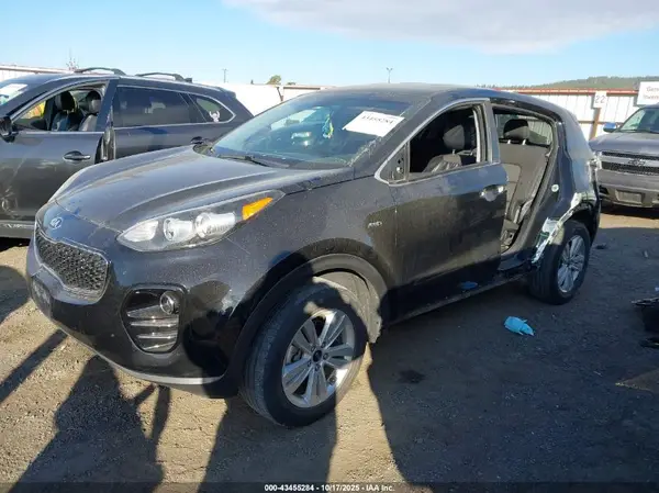 KNDPMCAC3K7518823 2019 KIA SPORTAGE - Image 2