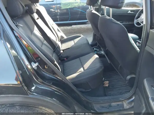 KNDPMCAC3K7518823 2019 KIA SPORTAGE - Image 8