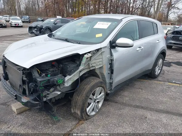 KNDPMCAC3K7569254 2019 KIA SPORTAGE - Image 2