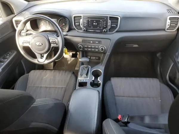 KNDPMCAC3K7589861 2019 KIA SPORTAGE - Image 8