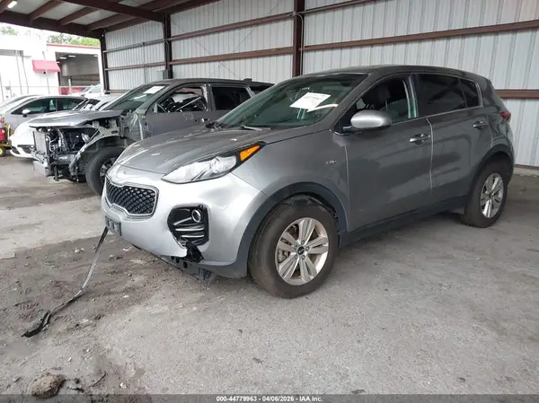 KNDPMCAC3K7592050 2019 KIA SPORTAGE - Image 2