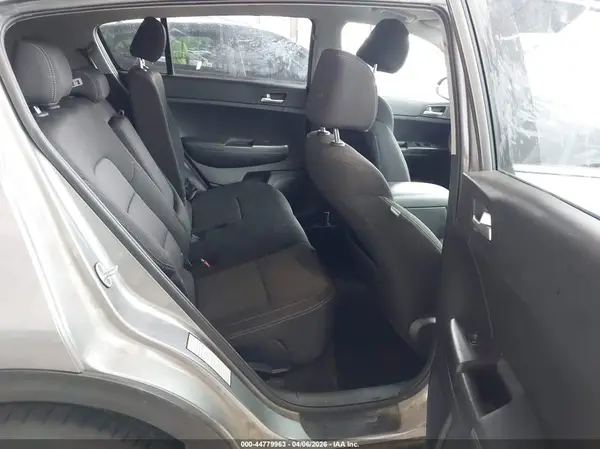 KNDPMCAC3K7592050 2019 KIA SPORTAGE - Image 8