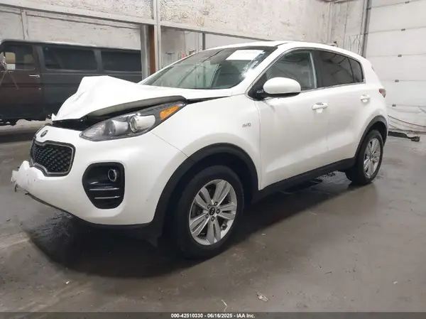 KNDPMCAC3K7593084 2019 KIA SPORTAGE - Image 2