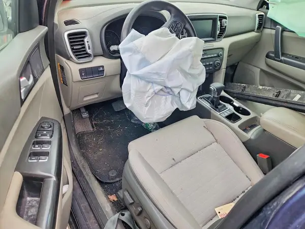 KNDPMCAC3K7626407 2019 KIA SPORTAGE - Image 8
