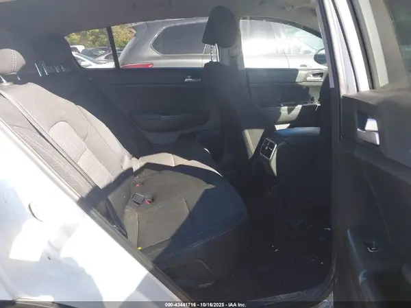 KNDPMCAC3L7753899 2020 KIA SPORTAGE - Image 8