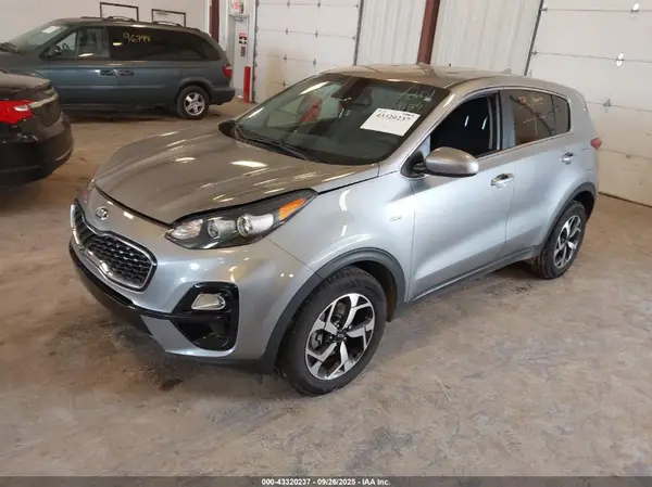 KNDPMCAC3M7895672 2021 KIA SPORTAGE - Image 2