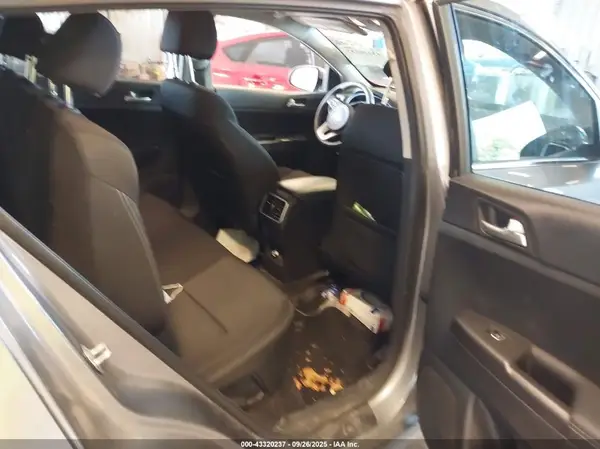 KNDPMCAC3M7895672 2021 KIA SPORTAGE - Image 8