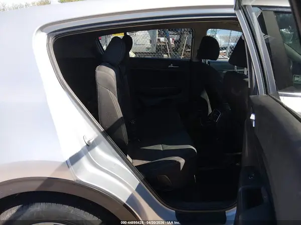 KNDPMCAC3M7931683 2021 KIA SPORTAGE - Image 8