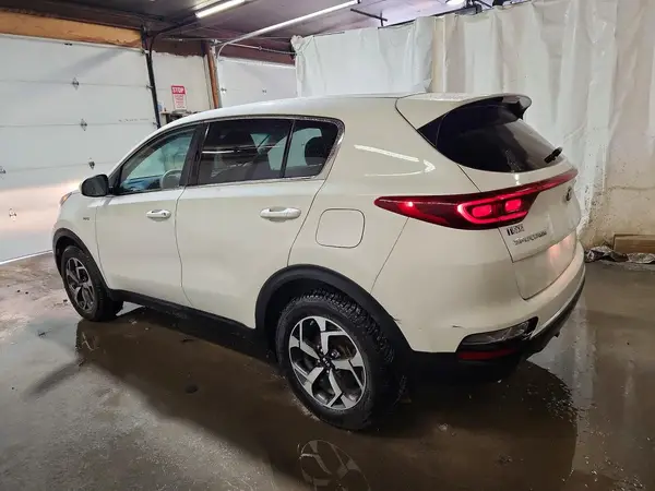 KNDPMCAC3N7000716 2022 KIA SPORTAGE - Image 2