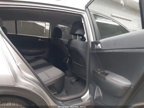 KNDPMCAC3N7002112 2022 KIA SPORTAGE - Image 8