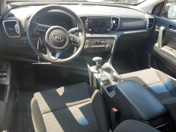 KNDPMCAC4H7037035 2017 KIA SPORTAGE - Image 8