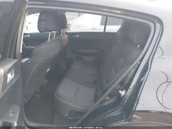 KNDPMCAC4H7038119 2017 KIA SPORTAGE - Image 8