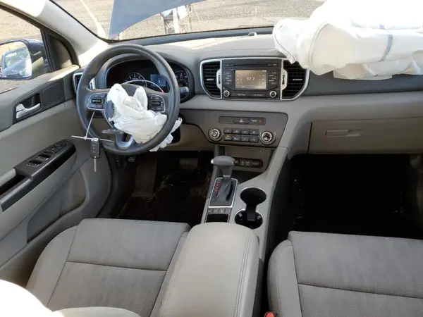 KNDPMCAC4H7042557 2017 KIA SPORTAGE - Image 8
