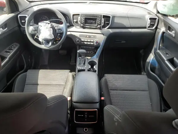 KNDPMCAC4H7043031 2017 KIA SPORTAGE - Image 8