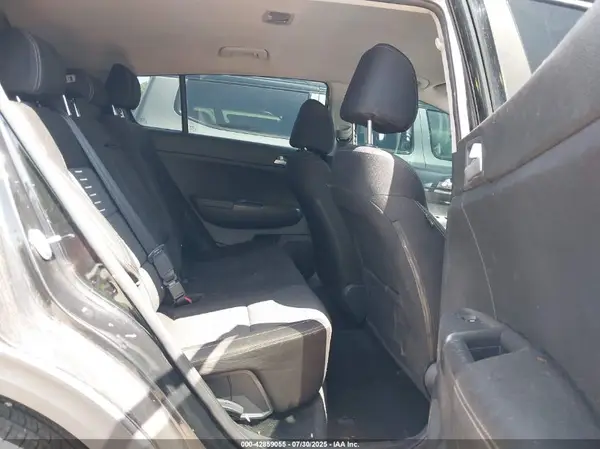 KNDPMCAC4H7051274 2017 KIA SPORTAGE - Image 8