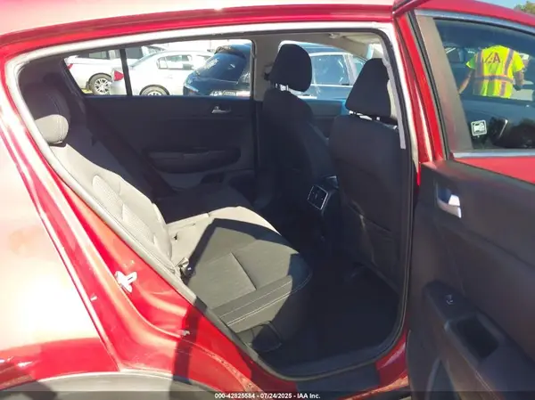 KNDPMCAC4H7055163 2017 KIA SPORTAGE - Image 8