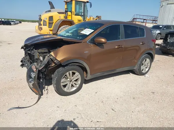 KNDPMCAC4H7067801 2017 KIA SPORTAGE - Image 2