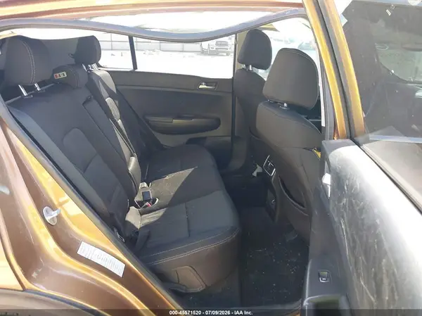 KNDPMCAC4H7067801 2017 KIA SPORTAGE - Image 8