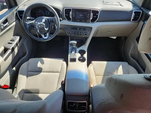 KNDPMCAC4H7076403 2017 KIA SPORTAGE - Image 8