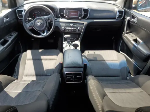 KNDPMCAC4H7085893 2017 KIA SPORTAGE - Image 8