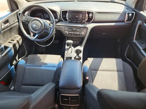 KNDPMCAC4H7091306 2017 KIA SPORTAGE - Image 8