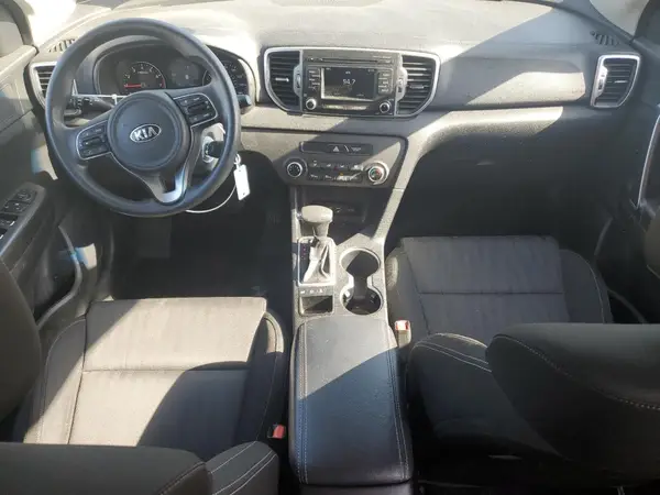 KNDPMCAC4H7103647 2017 KIA SPORTAGE - Image 8