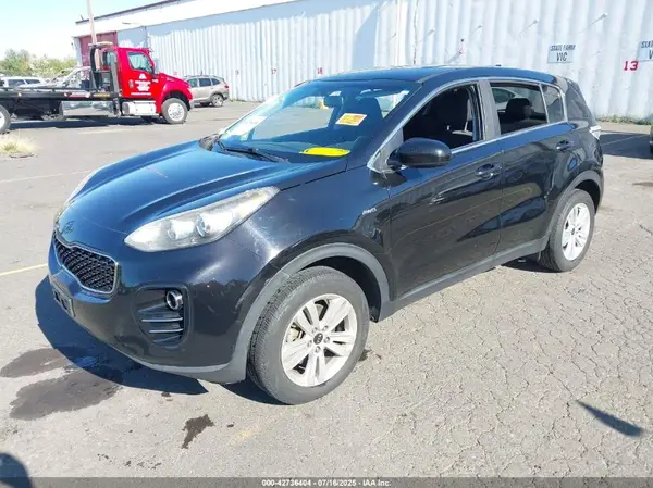 KNDPMCAC4H7116821 2017 KIA SPORTAGE - Image 2