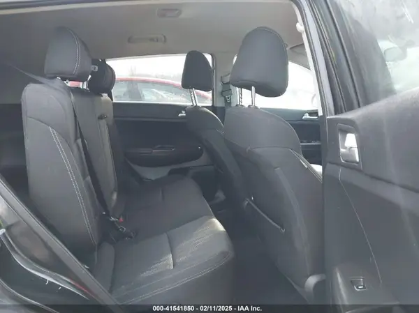 KNDPMCAC4H7118892 2017 KIA SPORTAGE - Image 8