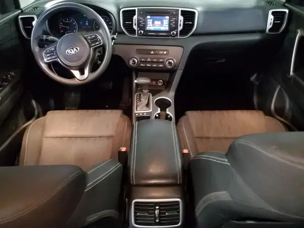 KNDPMCAC4H7127477 2017 KIA SPORTAGE - Image 8