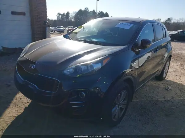 KNDPMCAC4H7128130 2017 KIA SPORTAGE - Image 2