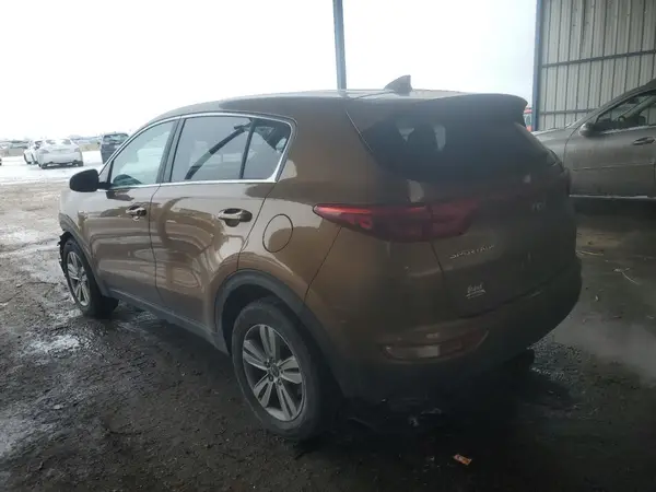 KNDPMCAC4H7131304 2017 KIA SPORTAGE - Image 2