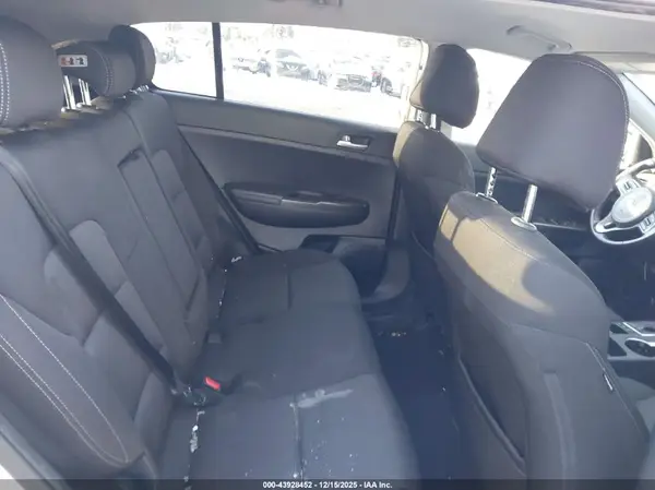KNDPMCAC4H7131478 2017 KIA SPORTAGE - Image 8