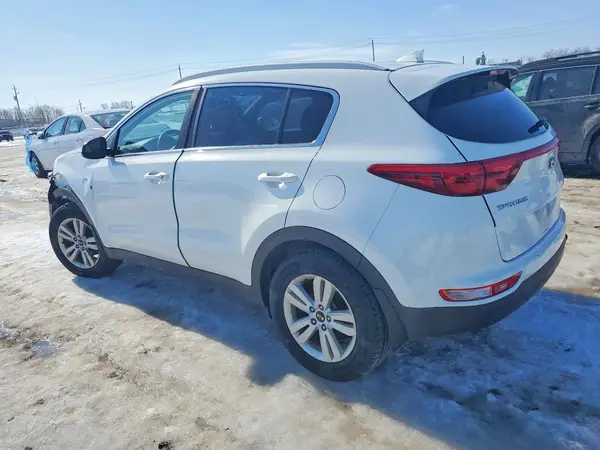 KNDPMCAC4H7135241 2017 KIA SPORTAGE - Image 2
