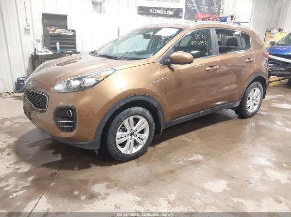 KNDPMCAC4H7157658 2017 KIA SPORTAGE - Image 2