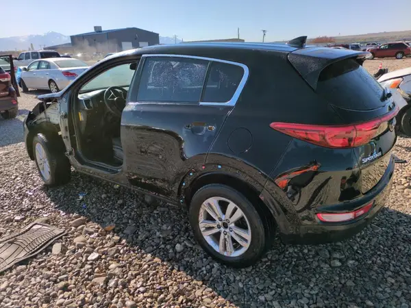 KNDPMCAC4H7159393 2017 KIA SPORTAGE - Image 2