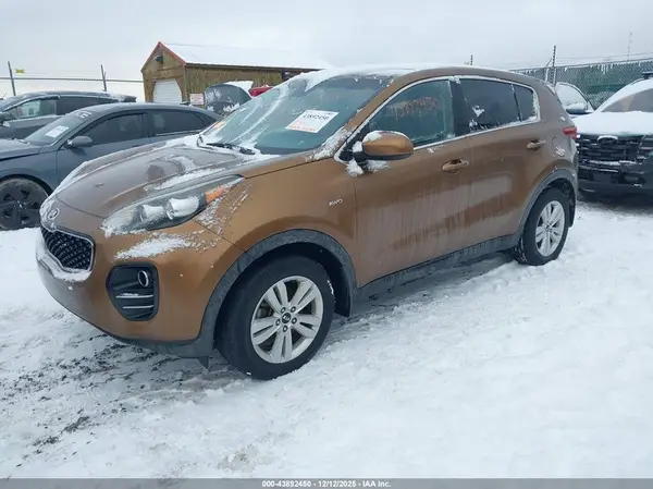KNDPMCAC4H7179644 2017 KIA SPORTAGE - Image 2