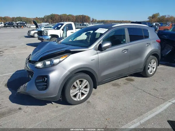 KNDPMCAC4H7179983 2017 KIA SPORTAGE - Image 2
