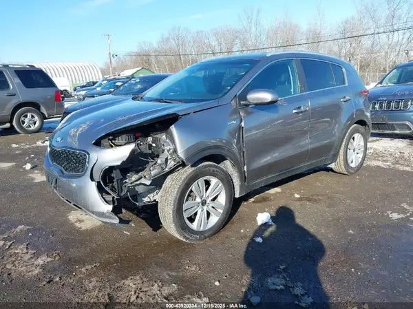 KNDPMCAC4H7185265 2017 KIA SPORTAGE - Image 2