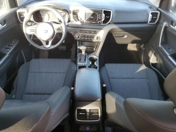 KNDPMCAC4H7185427 2017 KIA SPORTAGE - Image 8