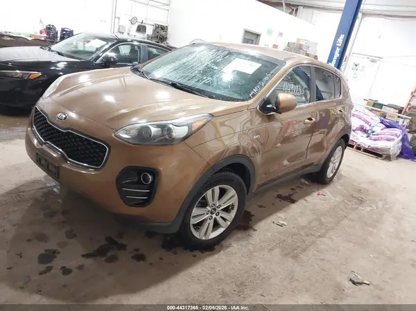 KNDPMCAC4H7196380 2017 KIA SPORTAGE - Image 2