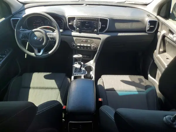 KNDPMCAC4H7199554 2017 KIA SPORTAGE - Image 8